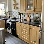 Central, Stylish & Cosy Home With Large Garden & Parking, Bournemouth