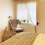Beautiful 1 Bed Annex, Near Beach And Shops