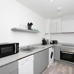 Nightingale - Perfect Location Close To The Beach - Free Parking