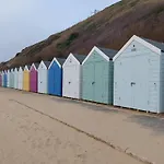Apartment In Boscombe Close To Beach