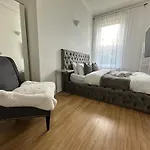 5 Min From The Beach ,Parking In Guest House