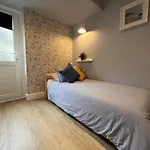 *Town Centre* 2 Bed Luxury Sunny Apartment - 5 Mins To The Beach - Sleeps 5 - In The Heart Of Bournemouth Town Centre