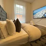 Comfortable For One Cozy For Two 5 Min From The Beach Small Room.
