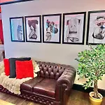 Beyond - Romantic Basement Apartment - Close To Beach - With Parking