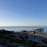 Beachfront Apartment With Bbq Sun Deck