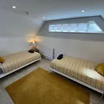 5 Min Walk To The Best Beach! Lovely 3 Bedroom Charming Cottage! - Great Location - Free Parking - Fast Wifi - Smart Tv - Sleeps Up To 6! Close To Bournemouth & Poole Town Centre & Sandbanks