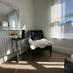 5 Min From The Beach En Suite Room In Guest House