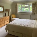 Charming Bournemouth House With Beautiful Spacious Gardens, 5 Min Drive To Beaches, Free Parking For 2-3 Cars