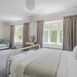 Highcroft House By Grandeur Property
