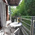 2 Bed Apartment With Balcony, Parking And 3 Min Walk To Beach
