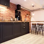 Newly Renovated Stunning Warehouse Apartment
