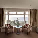 Carlton Club Apartment Avon Apt