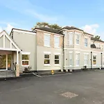 Beach Vibes Garden Apartment Close To Town Centre & Beach