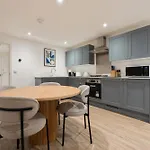 Beach Vibes Garden Apartment Close To Town Centre & Beach