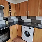 Quiet And Spacious Garden Apartment, Less Than A Mile To Beach