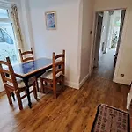 Quiet And Spacious Garden Apartment, Less Than A Mile To Beach