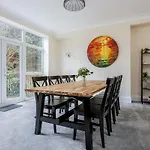 Lovely Spacious House, 300M From Beach, With Parking