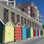 Luxury Apartment Close To Beach