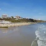 Cosy Retreat - Beach Location, 1 Bed, Free Parking, High Speed Wifi