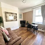 The Bournemouth Hideaway - Beautiful Central Flat - 10 Mins Walk To Beach - Brought To You By Coastline Retreats