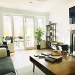 Hydeaway Beautiful 3 Bedroom House In A Great Location