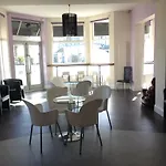 Bonnington Hotel