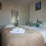 Diamond - Southbourne Grove Villa Apartment 3