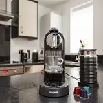 Stunning Contemporary Apartment - Free Parking - 5 Minute Walk To The Beach - Great Location - Fast Wifi - Smart Tv With Netflix Included - Contractor Friendly - Perfect For Short And Long Stays