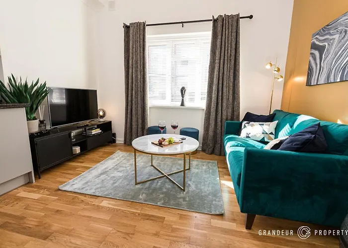 Idyllic 2 Bedroom Apartment City Centre, Free Parking
