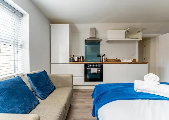 Pass The Keys Spacious Lovely 1 Bedroom Studio Town Centre