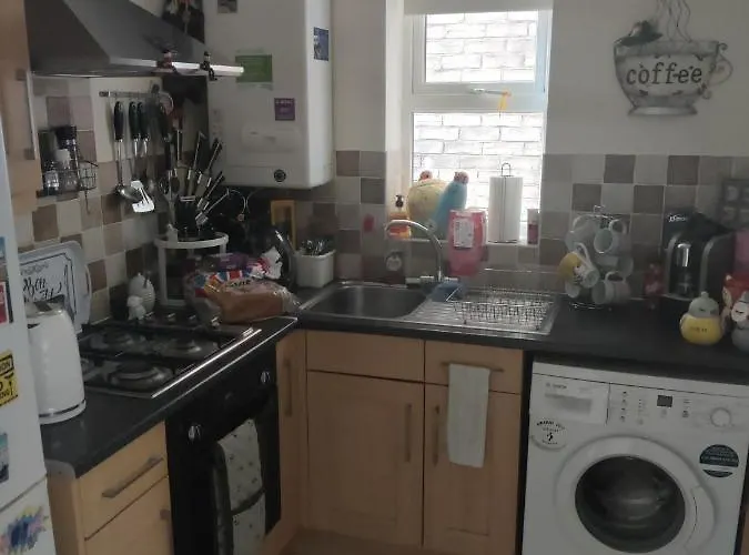 Captivating 1-Bed Apartment In Bournemouth
