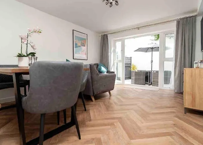 Lovely 4 Bed House Central Bournemouth