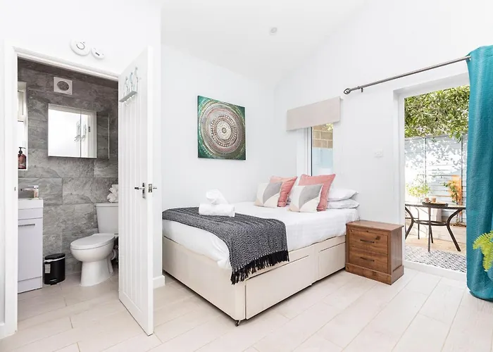 New, Stylish Studio Flat With Private Patio And Free On-Street Parking Check Out At 11Am