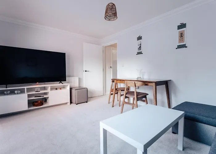 Premier Refurbished Central Flat