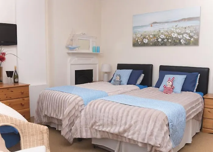 The Bournemouth Villa By The Sea, Sleeps 26