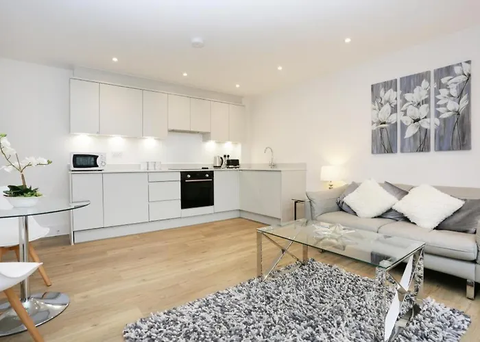 Bournecoast: Modern Flat Near Town Centre - Fm6275