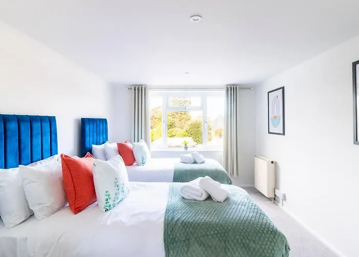 Stunner Sea View 2 Bedroom Sleeps 6-Free Parking