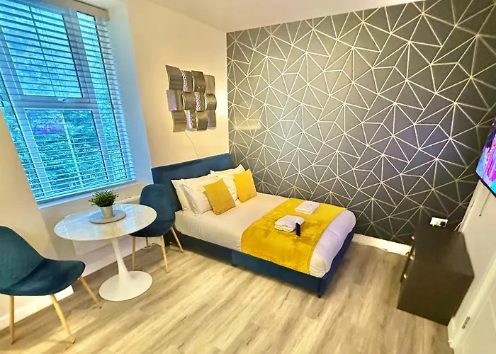 Serenity Retreat - Tranquil Apartment Close To Beach