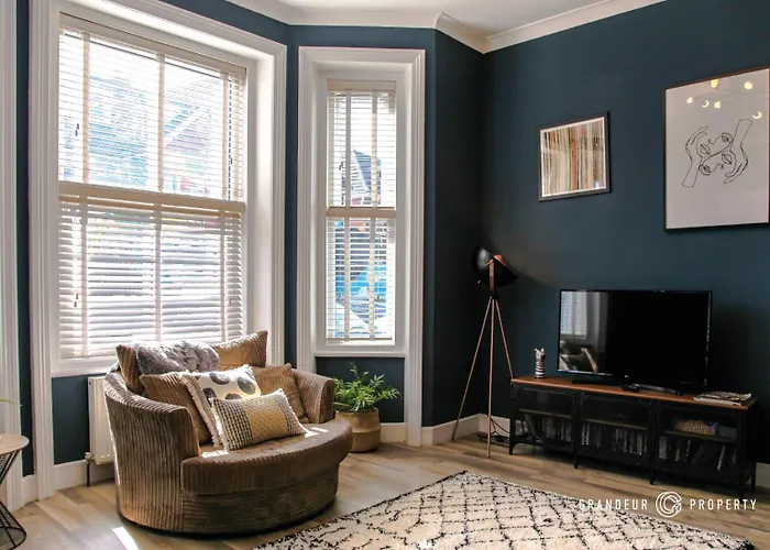 The Blue Bank Suite By Grandeur Property