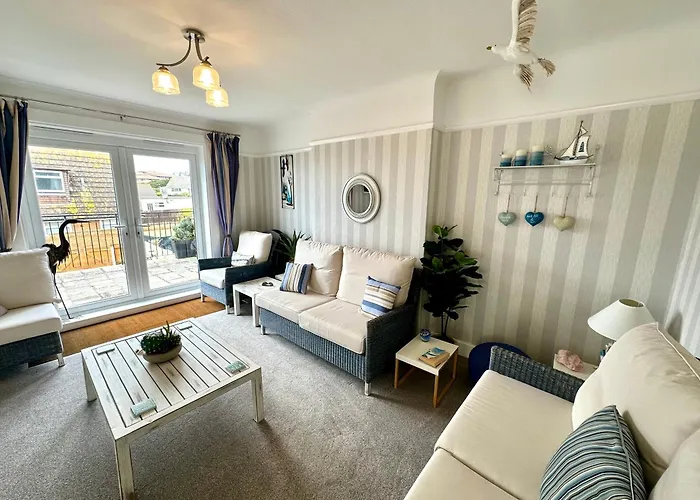 Sea View Three Bed Detached Home - With Parking - Next To Beach!