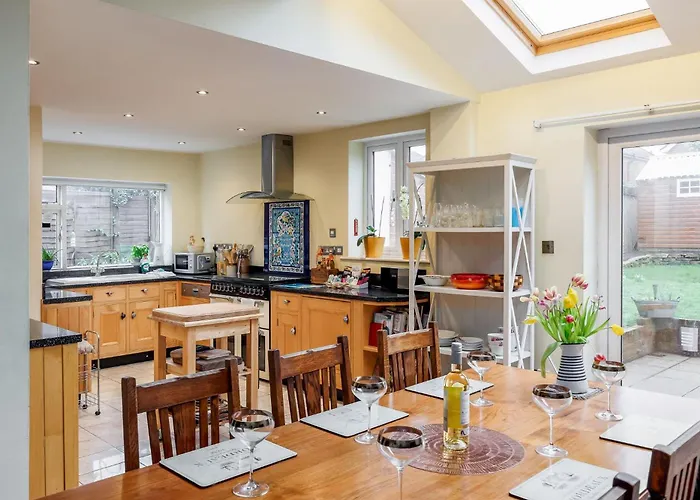 Lime Tree House-Poole