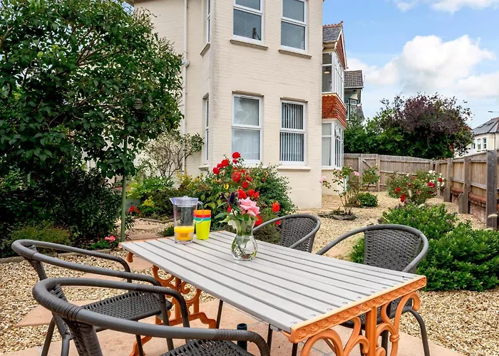 4 Bed In Bournemouth 78807