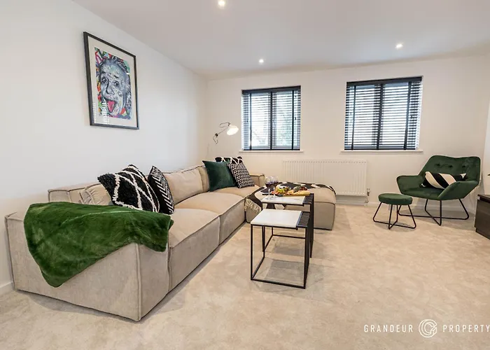 The Hideaway By Grandeur Property