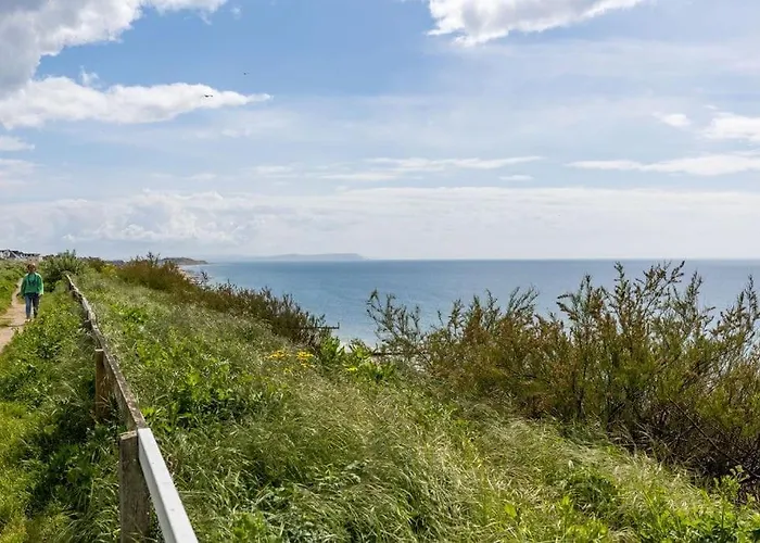 Modern 1 Bed, Close To Beach And Highstreet