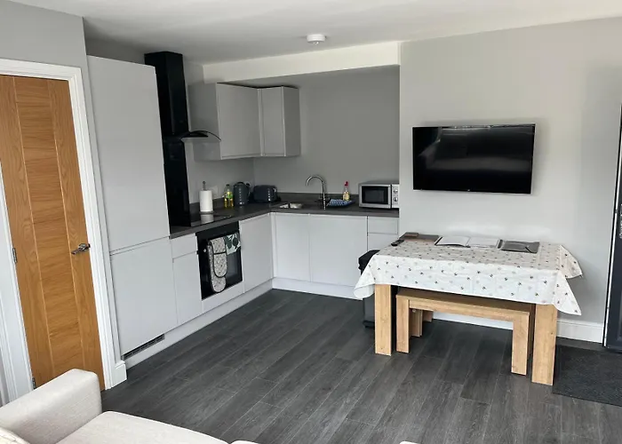 1 Bedroom Ground Floor Apartment