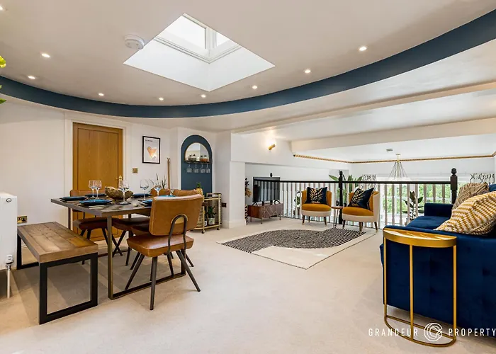 The Atrium By Grandeur Property