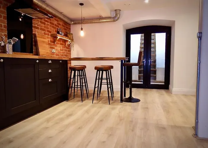 Newly Renovated Stunning Warehouse Apartment