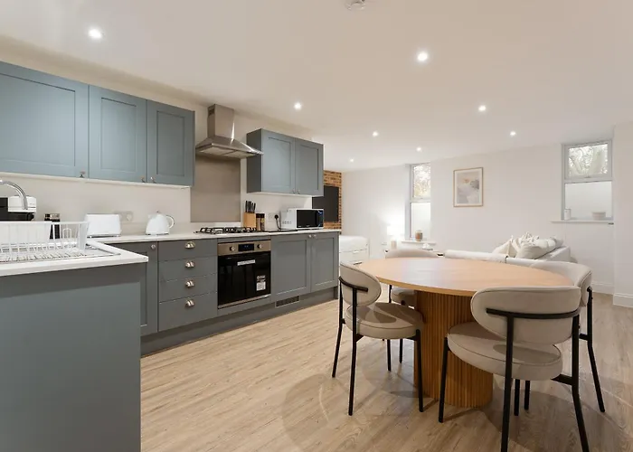 Beach Vibes Garden Apartment Close To Town Centre & Beach