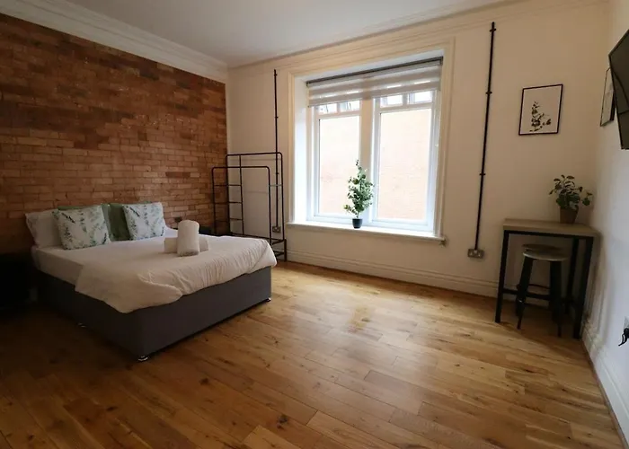 Flat 11, 10 St John\'S Road