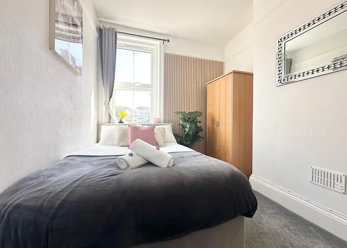 The Bournemouth Hideaway - Beautiful Central Flat - 10 Mins Walk To Beach - Brought To You By Coastline Retreats